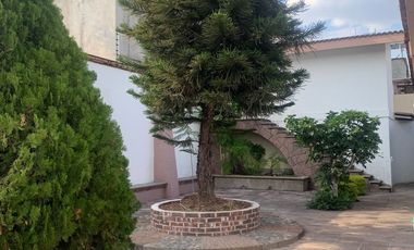 SE RENTA Bodega en Jardines Del Moral