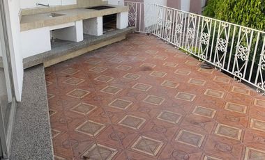 SE RENTA Oficina en Jardines Del Moral
