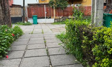 CASA de dos pisos en villa cerrada, Oportunidad en Estación Central – Excelente precio