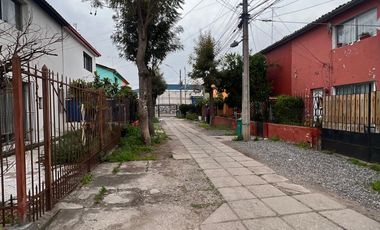 CASA de dos pisos en villa cerrada, Oportunidad en Estación Central – Excelente precio