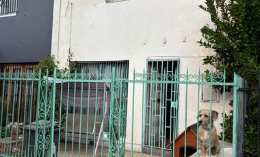 CASA de dos pisos en villa cerrada, Oportunidad en Estación Central – Excelente precio