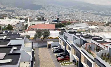 DEPARTAMENTO EN VENTA CON LA MEJOR VISTA DE LA CAPITAL ECUATORIANA.