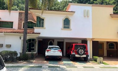 Casa  Venta y Renta en coto Jardines Vallarta Zapopan