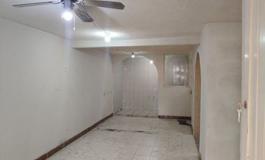 Casa en venta en esquina en Villas del Romeral, Celaya – acepta crédito