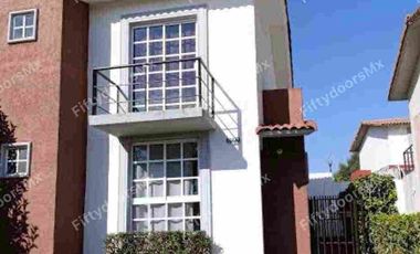 Renta de Casa de 2 recámaras y jardín