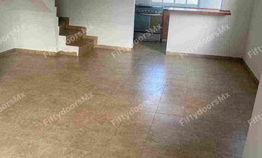 Renta de Casa de 2 recámaras y jardín