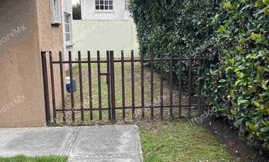 Renta de Casa de 2 recámaras y jardín
