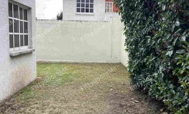 Renta de Casa de 2 recámaras y jardín