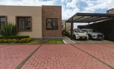ARRIENDO CASA UN SOLO PISO – CHIA