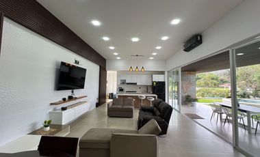 HERMOSA QUINTA CON JACUZZI EN YUNGUILLA URB.PRIVAD