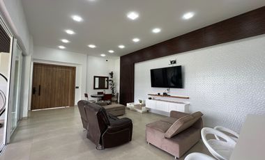 HERMOSA QUINTA CON JACUZZI EN YUNGUILLA URB.PRIVAD