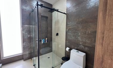 HERMOSA QUINTA CON JACUZZI EN YUNGUILLA URB.PRIVAD