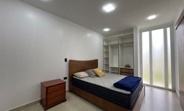 HERMOSA QUINTA CON JACUZZI EN YUNGUILLA URB.PRIVAD