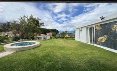 HERMOSA QUINTA CON JACUZZI EN YUNGUILLA URB.PRIVAD