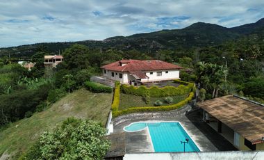 PROPIEDAD DE 3064M2 DE TERRENO EN VENTA EN YUNGUILLA