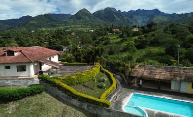 PROPIEDAD DE 3064M2 DE TERRENO EN VENTA EN YUNGUILLA