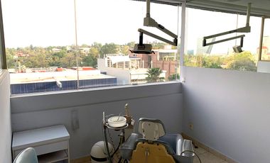 CONSULTORIO EN RENTA EN TORRE PALMAS EN TERCER PISO, EXTERIOR CON EXCELENTES ACABADOS