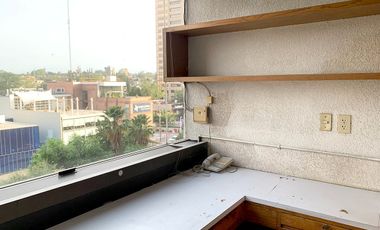 CONSULTORIO EN RENTA EN TORRE PALMAS EN TERCER PISO, EXTERIOR CON EXCELENTES ACABADOS
