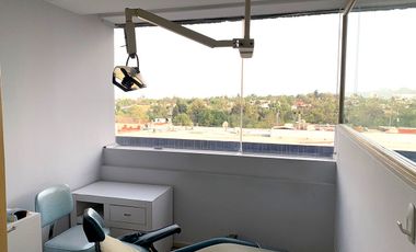 CONSULTORIO EN RENTA EN TORRE PALMAS EN TERCER PISO, EXTERIOR CON EXCELENTES ACABADOS