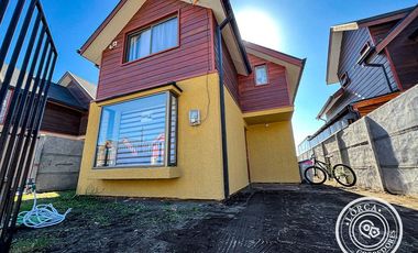 CASA NUEVA EN VENTA SAN PEDRO DE LA PAZ — LOMAS COLORADAS — PRADERAS DE JUNQUILLAR