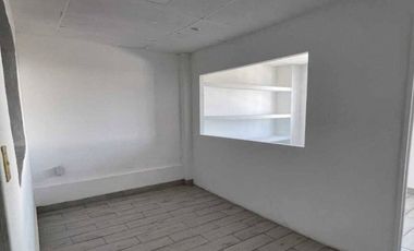 RENTA BODEGA PEQUEÑA CON OFICINAS