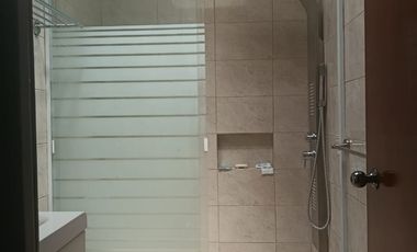 Residencia Moderna en Coyoacán: Diseño, Confort y Seguridad