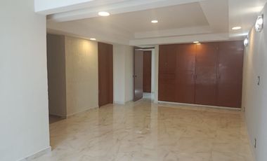 Residencia Moderna en Coyoacán: Diseño, Confort y Seguridad