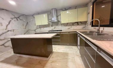 Residencia Moderna en Coyoacán: Diseño, Confort y Seguridad