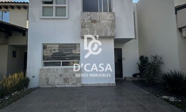 SE VENDE CASA EN SENDA REAL