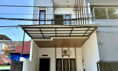 Rumah Minimalis 3,5 Lantai Jelambar Kav Polri Dijual Harga Murah Semi Furnished Siap Huni Bagus Tidak Banjir Lokasi Strategis Jakarta Barat