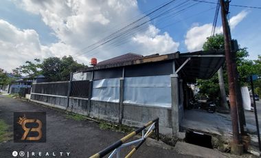 RUMAH MAINROAD DEKAT GRIYA ARCAMANIK BANDUNG Strategis Area Bisnis