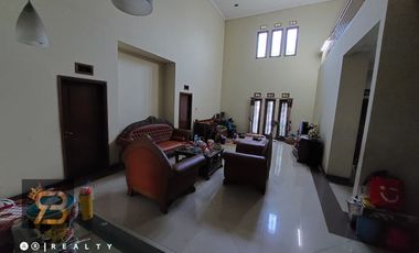 RUMAH MAINROAD DEKAT GRIYA ARCAMANIK BANDUNG Strategis Area Bisnis