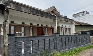 DIKONTRAKAN RUMAH KOMPLEK CISARANTEN KULON ARCAMANIK ANTAPANI