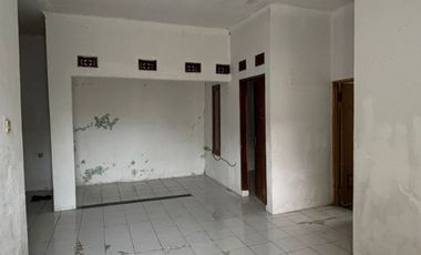 DIKONTRAKAN RUMAH KOMPLEK CISARANTEN KULON ARCAMANIK ANTAPANI