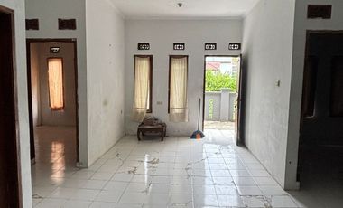 DIKONTRAKAN RUMAH KOMPLEK CISARANTEN KULON ARCAMANIK ANTAPANI