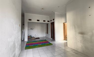 DIKONTRAKAN RUMAH KOMPLEK CISARANTEN KULON ARCAMANIK ANTAPANI