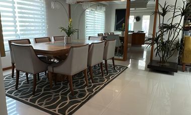 Casa Única en Esquina Frente a Parque, Amueblada | 4 Recámaras | Terraza con Asador & Jacuzzi | en Jardín Real