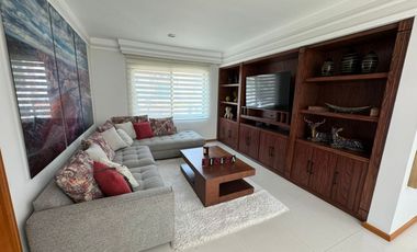 Casa Única en Esquina Frente a Parque, Amueblada | 4 Recámaras | Terraza con Asador & Jacuzzi | en Jardín Real