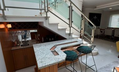Casa Única en Esquina Frente a Parque, Amueblada | 4 Recámaras | Terraza con Asador & Jacuzzi | en Jardín Real