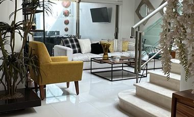 Casa Única en Esquina Frente a Parque, Amueblada | 4 Recámaras | Terraza con Asador & Jacuzzi | en Jardín Real