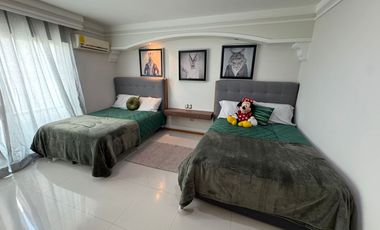 Casa Única en Esquina Frente a Parque, Amueblada | 4 Recámaras | Terraza con Asador & Jacuzzi | en Jardín Real