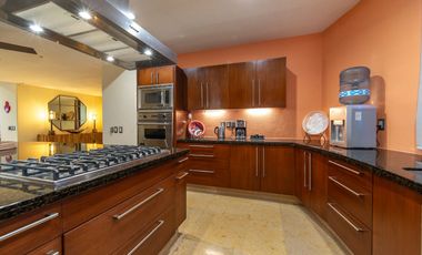 Beachfront Living en Punta de Mita | Amplio Condominio con Vistas Espectaculares