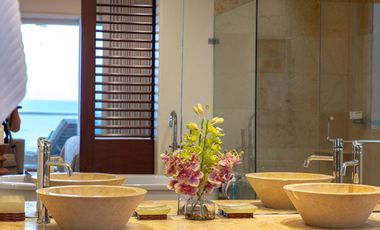 Beachfront Living en Punta de Mita | Amplio Condominio con Vistas Espectaculares