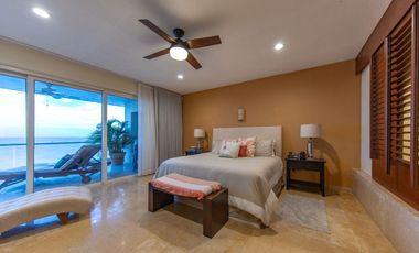Beachfront Living en Punta de Mita | Amplio Condominio con Vistas Espectaculares