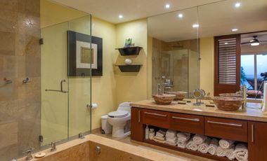 Beachfront Living en Punta de Mita | Amplio Condominio con Vistas Espectaculares