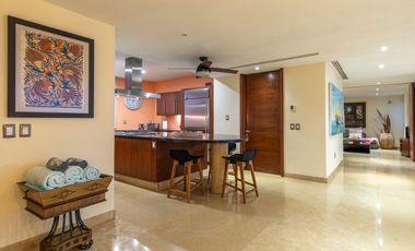 Beachfront Living en Punta de Mita | Amplio Condominio con Vistas Espectaculares