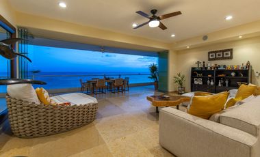 Beachfront Living en Punta de Mita | Amplio Condominio con Vistas Espectaculares