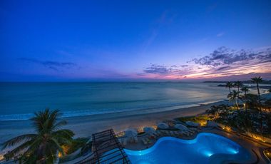 Beachfront Living en Punta de Mita | Amplio Condominio con Vistas Espectaculares