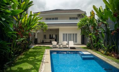 Villa Mewah 4 Kamar Tidur Disewakan, di Kesiman Kertalangu Area