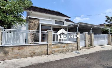 Rumah dijual di Solo Dekat Plaza Singosaren, Pasar Klewer, dan Kampung Batik Kauman